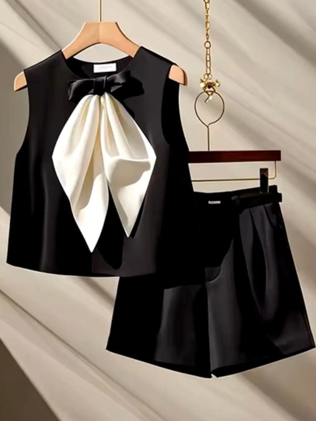Black set of 2 top and shorts pants