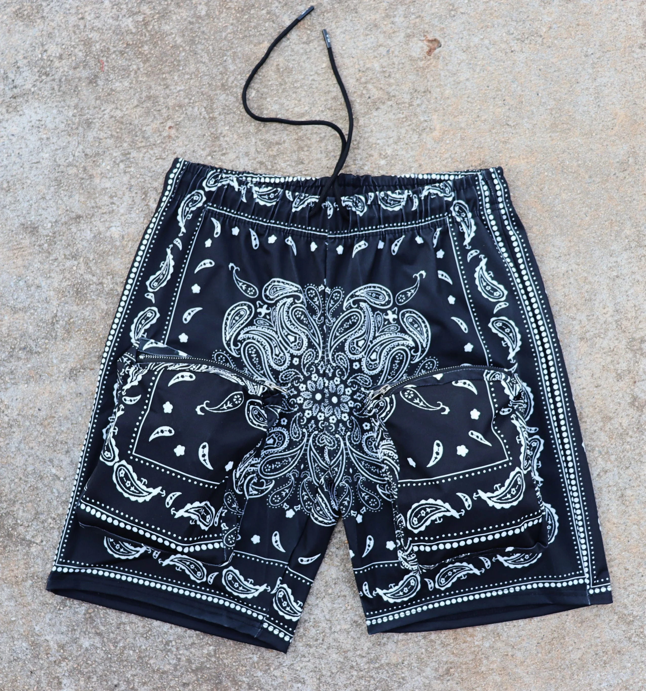 RISKY REWARDS CUSTOM BANDANA CARGO POCKET SHORTS