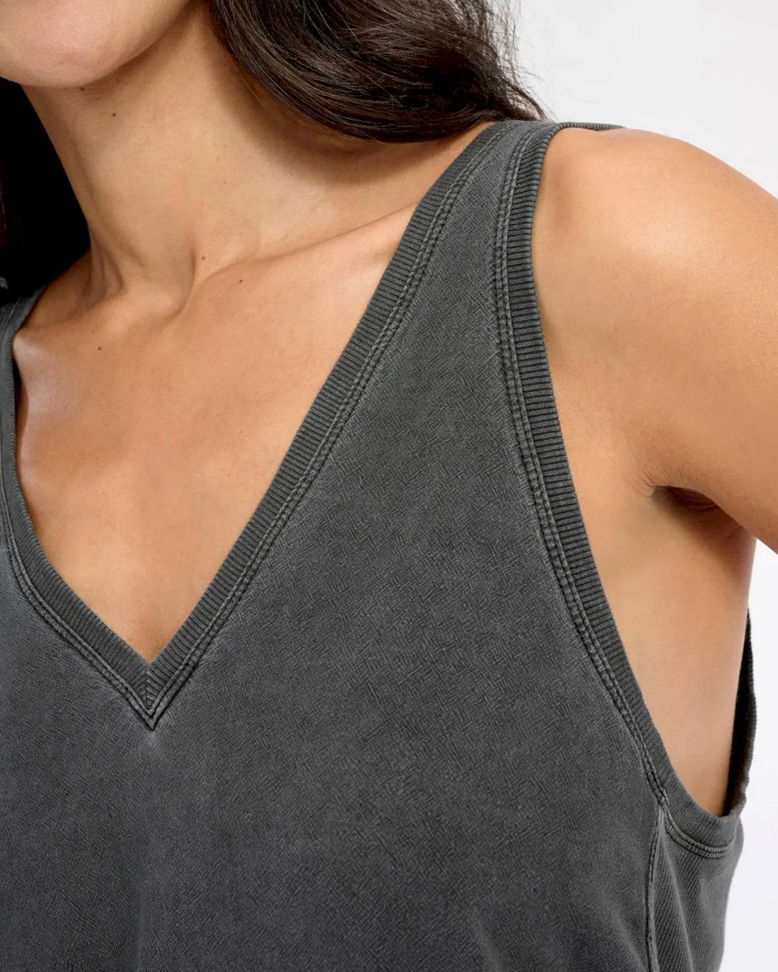 Zinnia V-Neck Tank